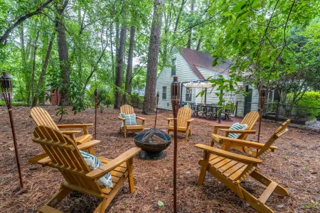 Cozy 4bd Home - NC State & Airport nearby - BBQ