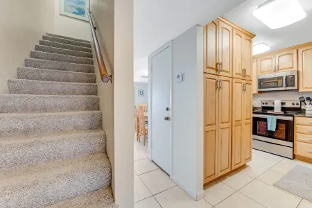 Oceanfront Charmer Отели рядом с достопримечательностью «Ormond Beach»