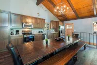8 bedroom Estate close to the beach
