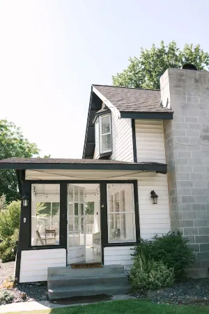 The Kennewick Cottage