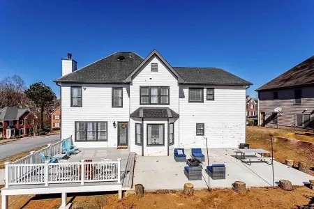 Hip & Cozy Getaway - 5 mins to DT Lawrenceville!