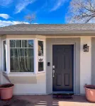 Modern Private Suite - Walkable Central Location