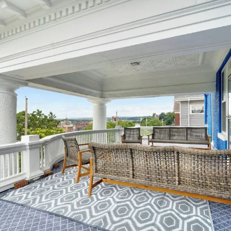 Spacious 7-bedroom house- unique history, modern comforts and incredible views