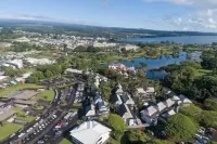 Waiakea Villas Gem. Shared Pool & Private Balcony!