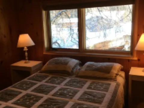 Comfortable House With Kitchen On The Chena River. Family Friendly. Hotels in College