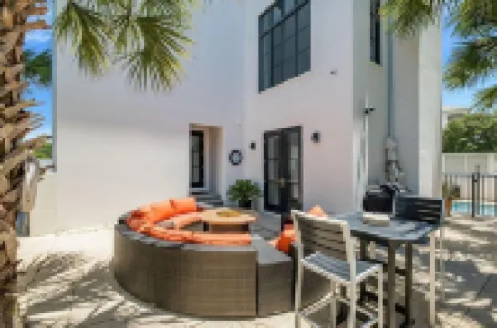 Luxurious Sea Grove Home with beach view and private beach Access. Hotels in Seagrove Beach