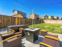 Spacious Airport Heaven - 5 Bedrooms & Hot Tub Hotels in Security-Widefield