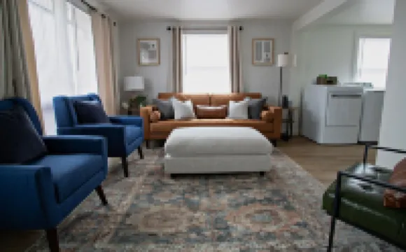 Charming small town experience in Hagerstown, Indiana, self check-in, sleeps 5+