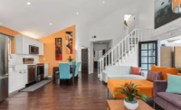 Pool House Oasis Close to Venice and Marina