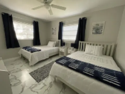 Newly Remodeled Lakefront Vacation Home on the Chain of Lakes in Winter Haven