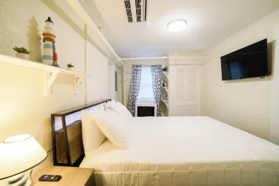 Renovated One Bedroom Apartment Downtown Falmouth Minutes From the Beach
