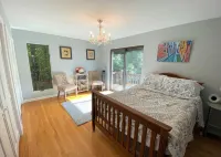 Custom home 5 min from track