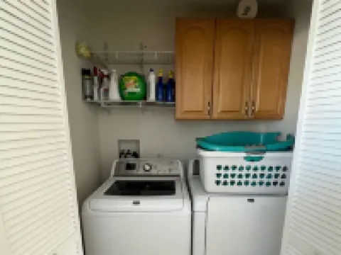A cozy house that sleeps 10 just a few blocks from the beach Hotels in Lavallette