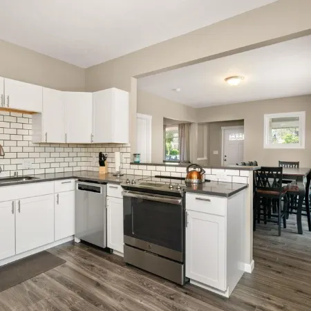 Garland District Modern House - 7 min to Downtown!
