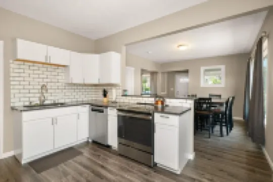 Garland District Modern House - 7 min to Downtown!