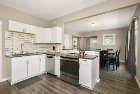 Garland District Modern House - 7 min to Downtown!