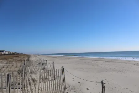 Oceanfront Cottage with Great Views!