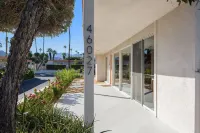 Mid-Mod Retro Getaway 2b/2b Condo with Pool + walking distance to El Paseo! Hotels near The Living Desert Zoo and Gardens