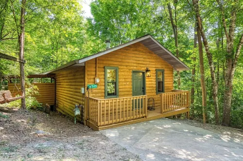 Smoky Mountain Haven!  Hot Tub, Private Deck & Cozy Vibes!