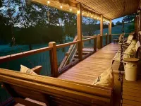 "River House" Log Cabin Nestled near the Red River
