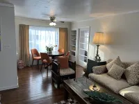 Elegant three-bedroom cozy family house 10-minute walk to downtown Wyandotte