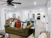 Cozy Coastal Abode- 4bed,3bath