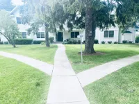 Wonderful 3 bdrm 3 bath condo w great views & tons to do! Brand new Central AC!