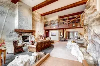 Premium penthouse in Keystone, great pool - The Springs!  Walk to slopes.