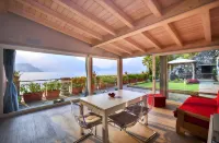 Apartment with balcony, direct beach access