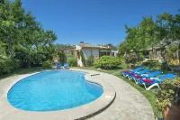 3 Bedrooms, 2 bathrooms, enbeded into the natural mediterranean surrounding. - Villas