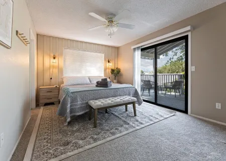 ✨ 3-King Beds / HotTub / EV Charger / Mountain View / Walk to River & Dining
