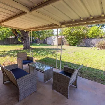 Family-Friendly Retreat: 3BR Home with Game Room & Spacious Backyard Oasis
