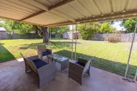 Family-Friendly Retreat: 3BR Home with Game Room & Spacious Backyard Oasis Hotels near Optical Express