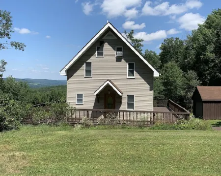 Private House with Great View Hotels in Chenango County