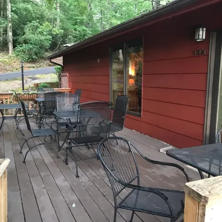 Quaint two bedroom cabin just a few steps away from and on Mountain Rest Lake.