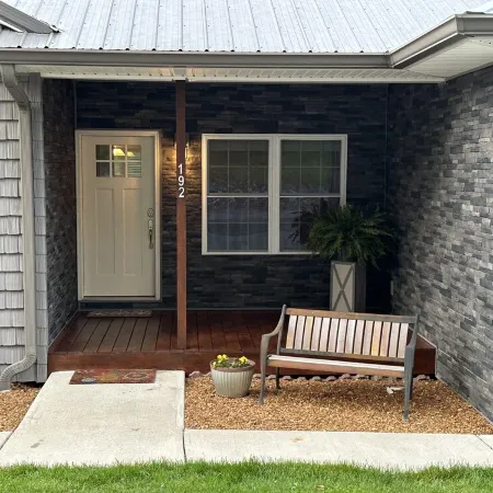 The Nauti Farmhouse - 1 Mile to Moors Resort w Dock/Golf Cart/Pontoon Rental