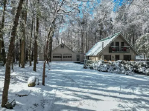 Cabin in the Smokies, 30-mins away from Gatlinburg & Pigeon Forge- Pet friendly