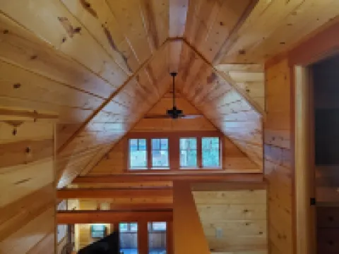 Log Cabin Inn - Cabin 12 on the Mckenzie River - minutes from Tokatee and Loloma