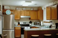 Charlotte's Cove - Right in the Heart of Amish Country Hotels in Millersburg