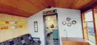 Lake Victoria, Yellow Cabin , Panoramic views overlooking the lake