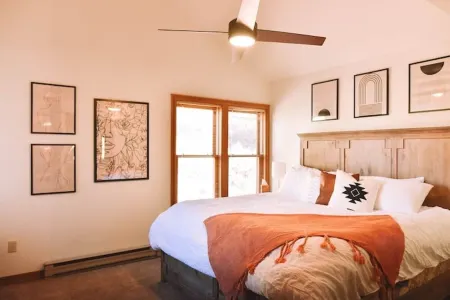 ✨New Listing✨Amazing Amenities in the ♥️ of Durango Отели рядом с достопримечательностью «Дуранго & Силвертон Нарроу Годж Рейлрод & Музеум»