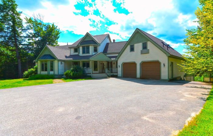 9 Bedroom Estate, Sleeps 24, Pool, Hot Tub, Movie Theater, Game Room