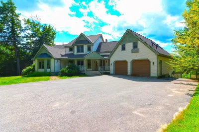 9 Bedroom Estate, Sleeps 24, Heated Pool, Hot Tub, Movie Theater, Game Room Hotels near Sunday River Resort