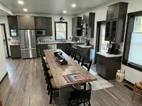 Quiet Relaxed Location Just Steps Away from Main Ave Shopping Hotels in Clear Lake