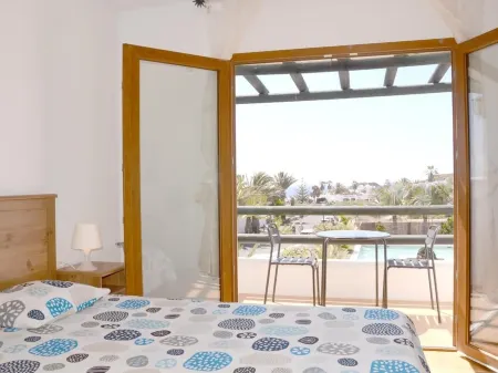 Duplex B16 in a quiet complex with pool 150 m from the sea Отели рядом с достопримечательностью «Monte Corona»