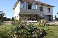 a comfortable house, a garden with terrace, all the gates of Honfleur