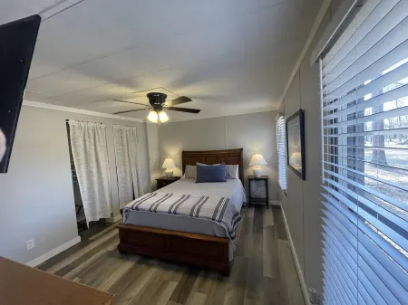 Experience life on the Alabama River! Pet-Friendly! 3BD/2BA