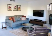 Newly renovated condo with mountain views!