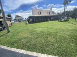 Springfed Canal on Lake George/ Large 4 Bedroom house on water/Boat Ramp/Hot Tub