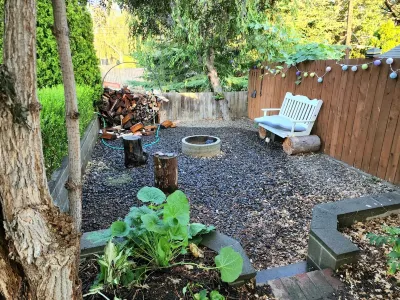 Cute private home in the heart of Yakima. Easy access to best city attractions.. Hotels near Elks Park